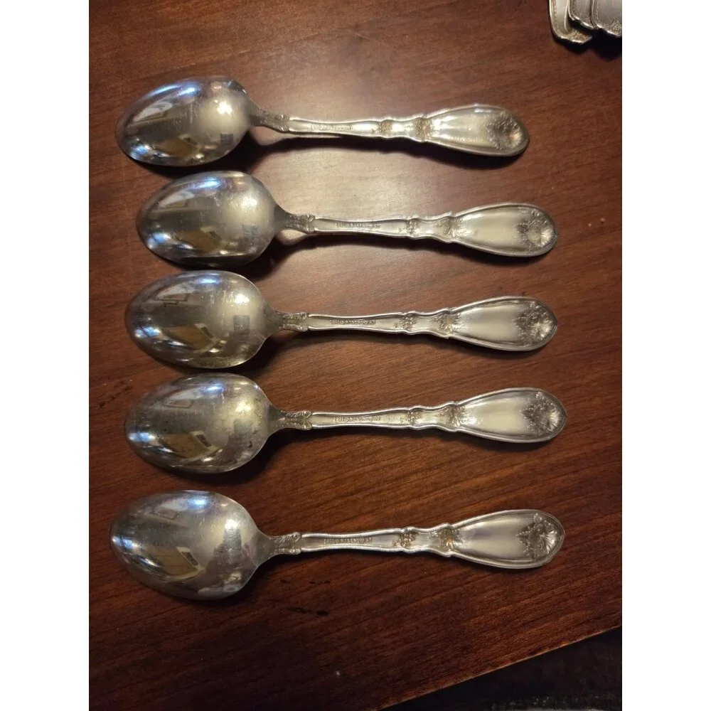 5 Antique 1881 Rogers LA VIGNE GRAPE 1908 Silverplate 5‎ Teaspoons Spoons